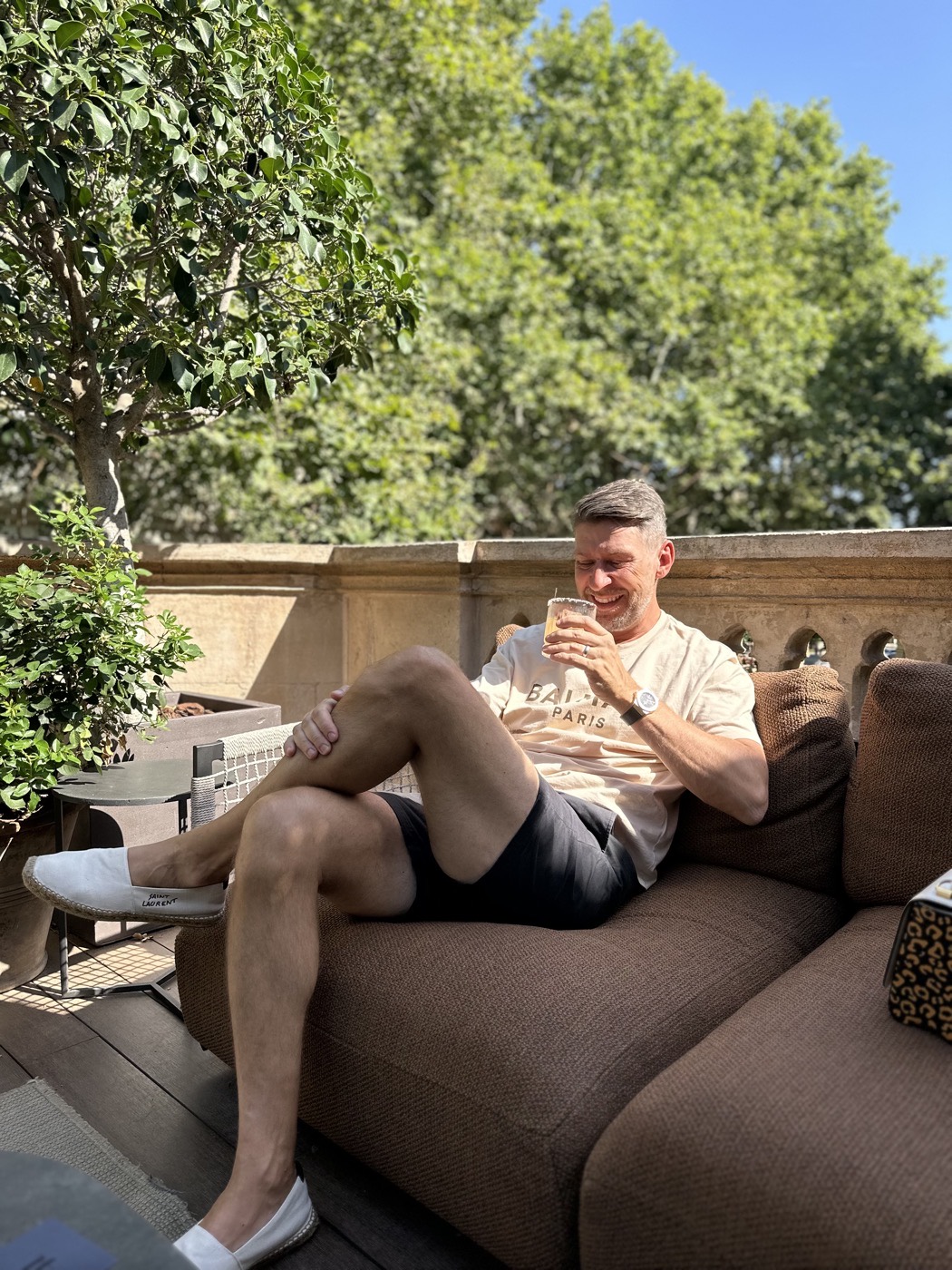 Robert Billing på sin terrass på Mallorca
